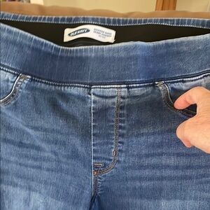 Old Navy women’s blue jeans with elastic waist waist 16 inseam 29